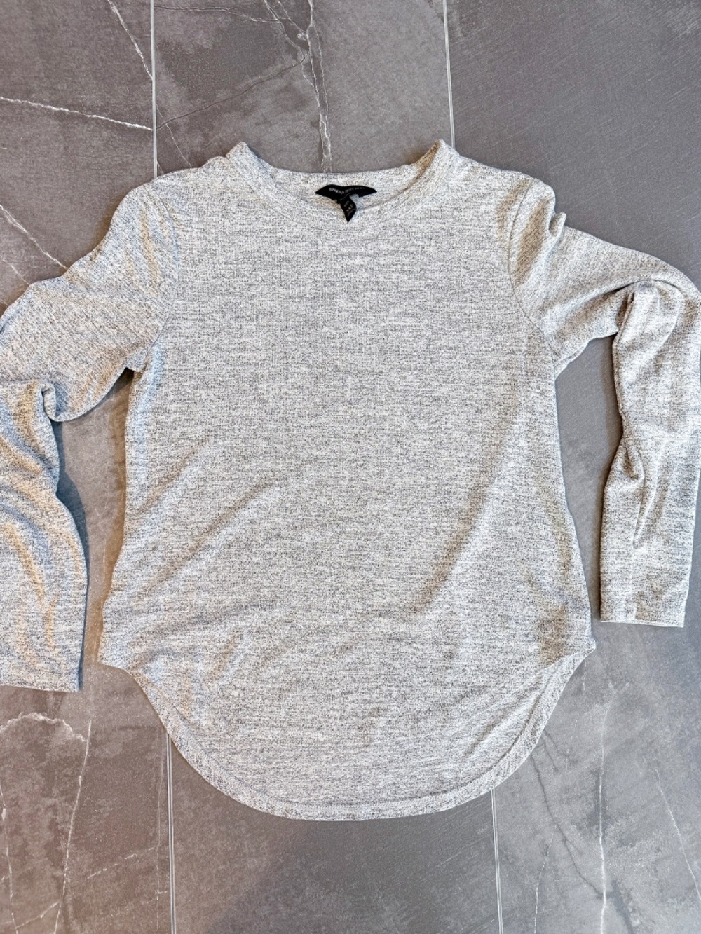 Banana Republic LuxeSpun Gray Long Sleeve Curved Hem Top XSP